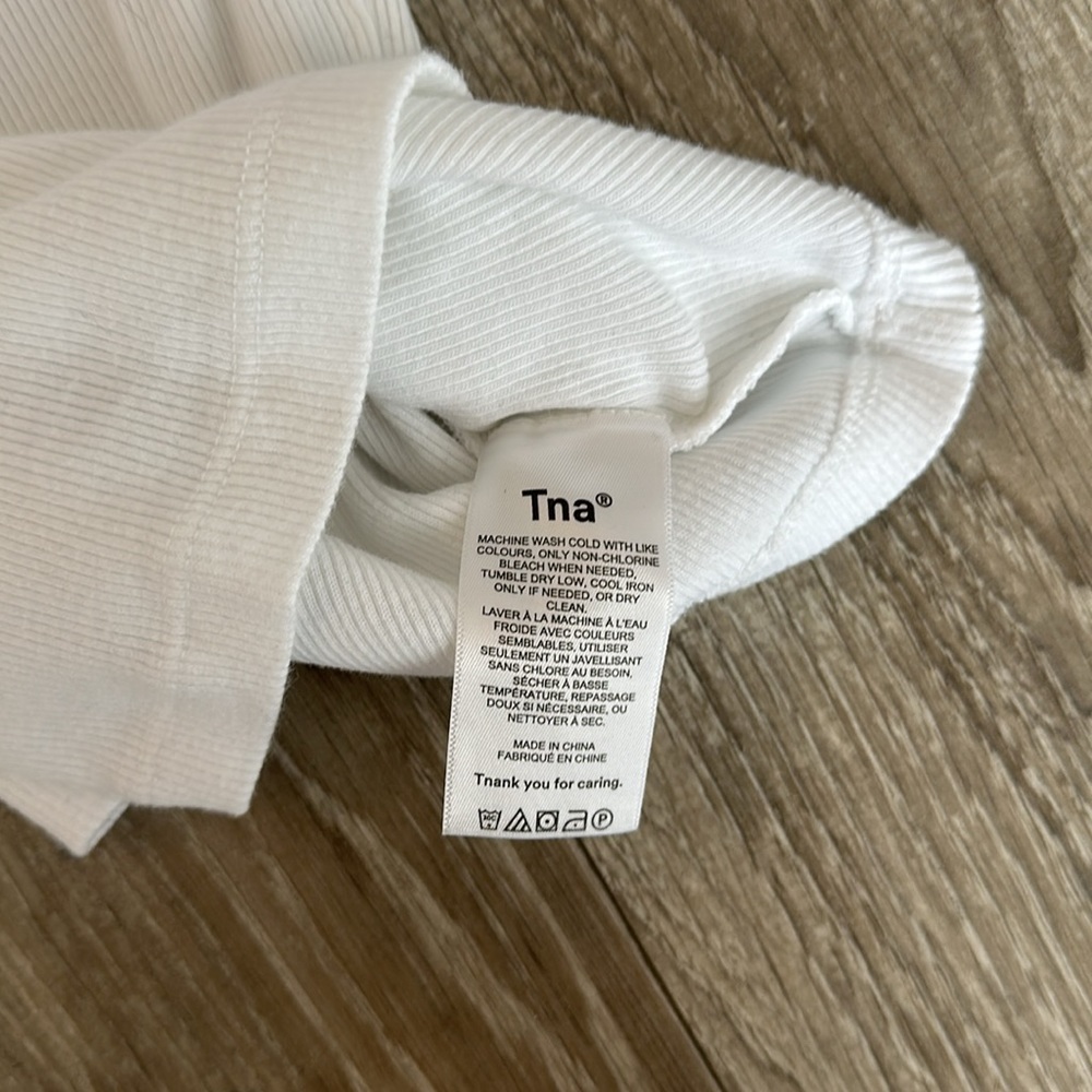 Aritzia TNA Ribbed Cropped Longsleeve - Picture 4 of 6